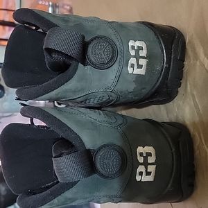 Men US 8 black and gray Air Jordan 9 Anthracite